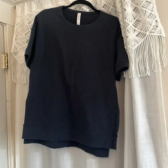 Lululemon Cut Above Tee/Sweatshirt sz 8 - Picture 3 of 5